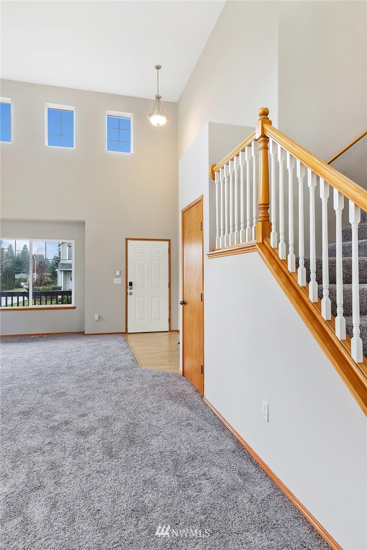 2019 Queen Avenue Northeast Renton, WA 98056 - Photo 8 of 18 Gallery Image 8