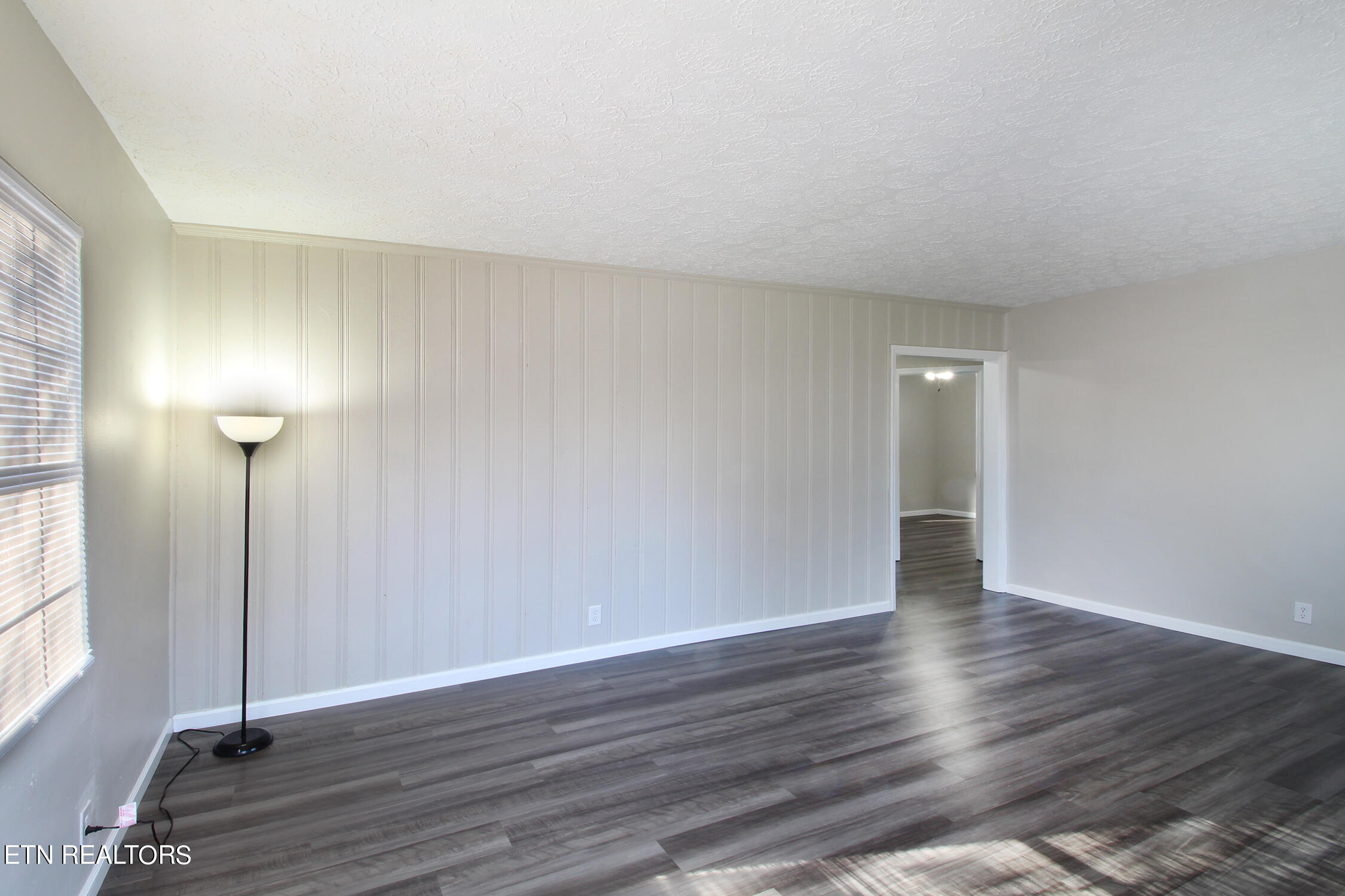 7839 Fersner Road Powell, TN 37849 - Photo 5 of 19 Living Room