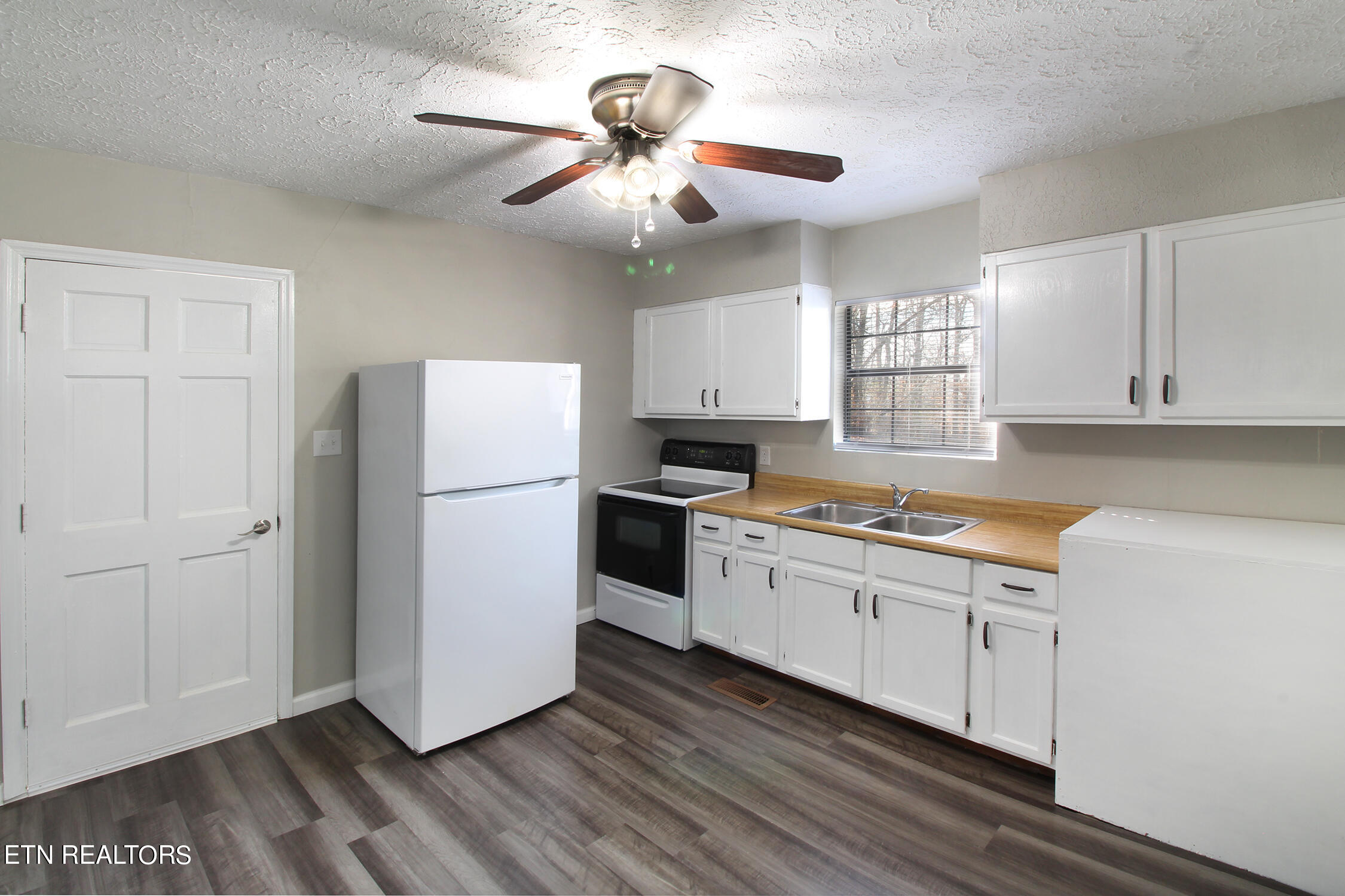 7839 Fersner Road Powell, TN 37849 - Photo 6 of 19 Kitchen