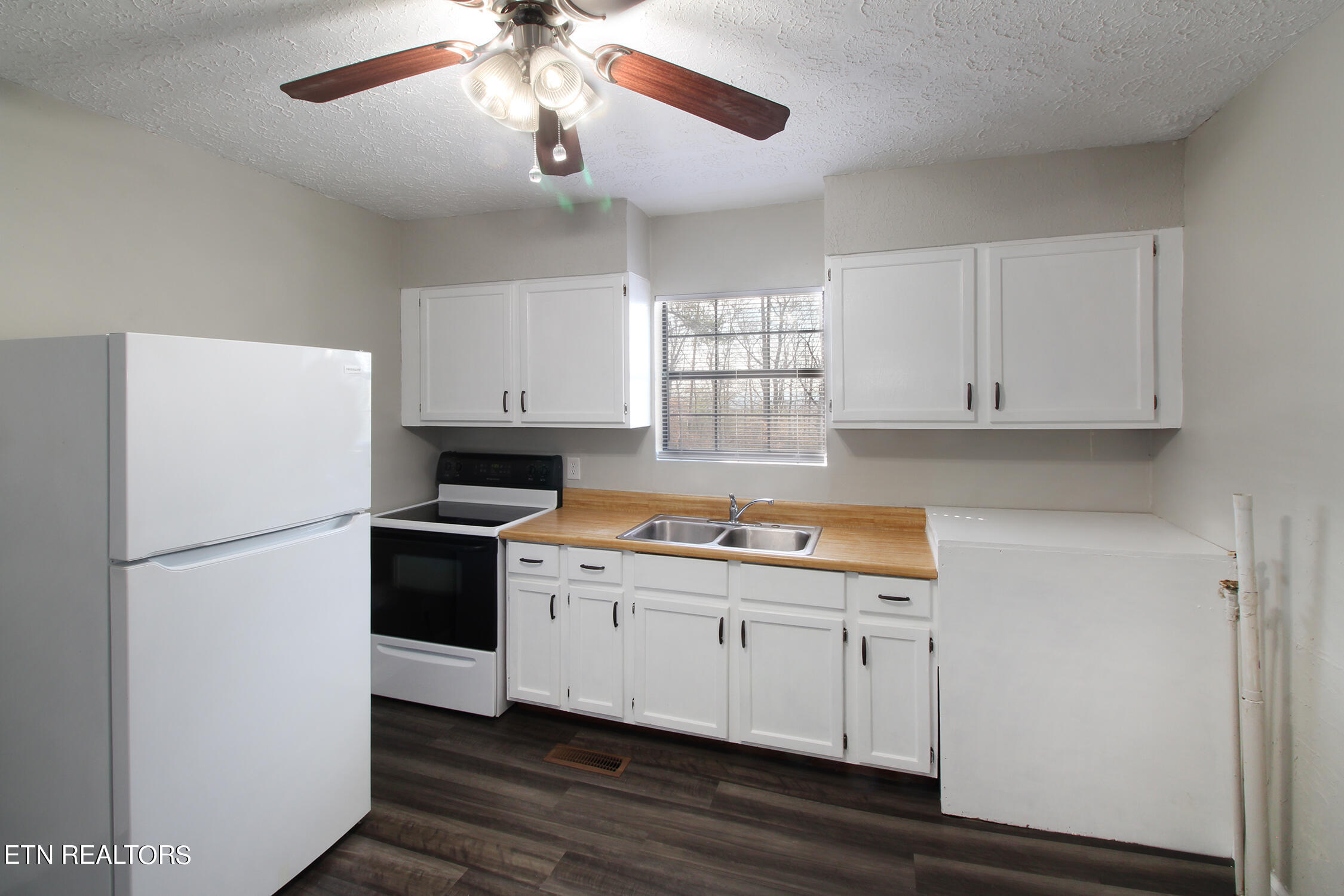 7839 Fersner Road Powell, TN 37849 - Photo 7 of 19 Kitchen
