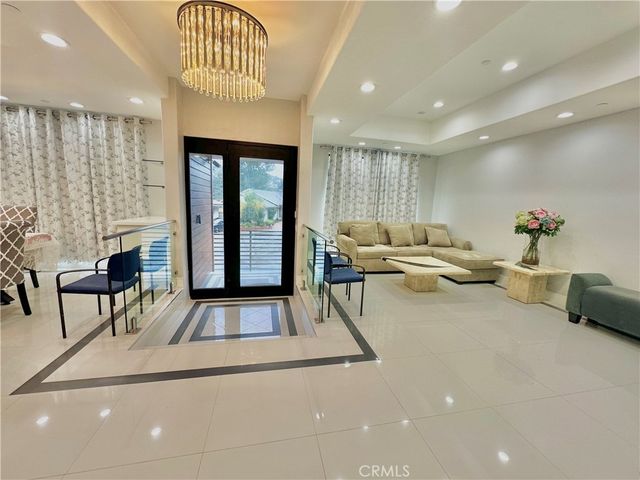 $9,850 | 3060 Hollywell Place, Glendale, CA 91206