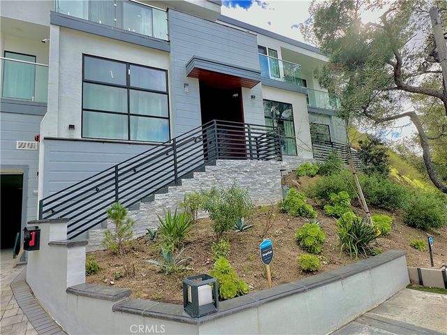 $9,850 | 3060 Hollywell Place, Glendale, CA 91206