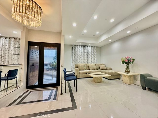 $9,850 | 3060 Hollywell Place, Glendale, CA 91206