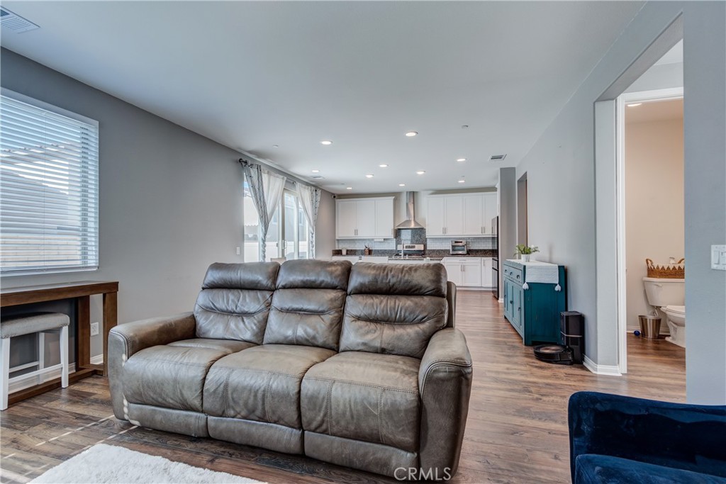 571 East Alru Street Rialto, CA 92376 - Photo 15 of 50