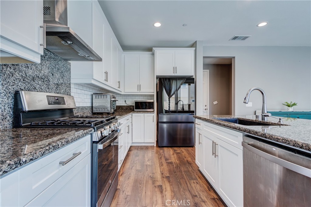 571 East Alru Street Rialto, CA 92376 - Photo 19 of 50