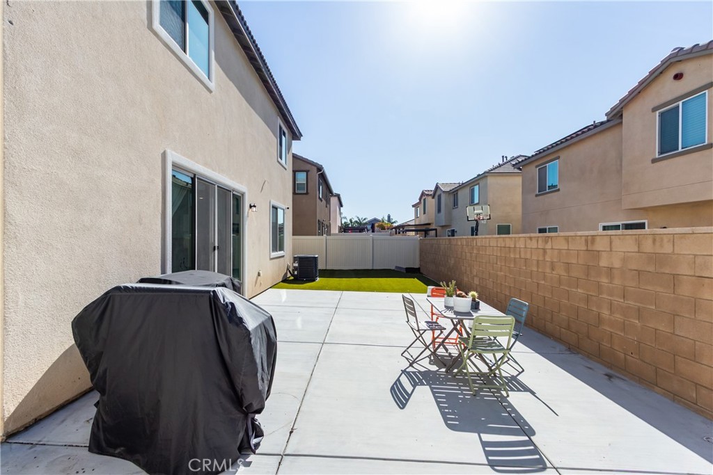 571 East Alru Street Rialto, CA 92376 - Photo 43 of 50