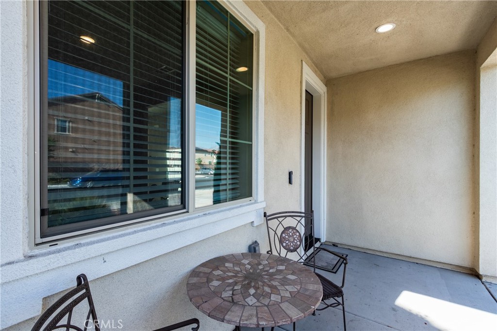 571 East Alru Street Rialto, CA 92376 - Photo 8 of 50