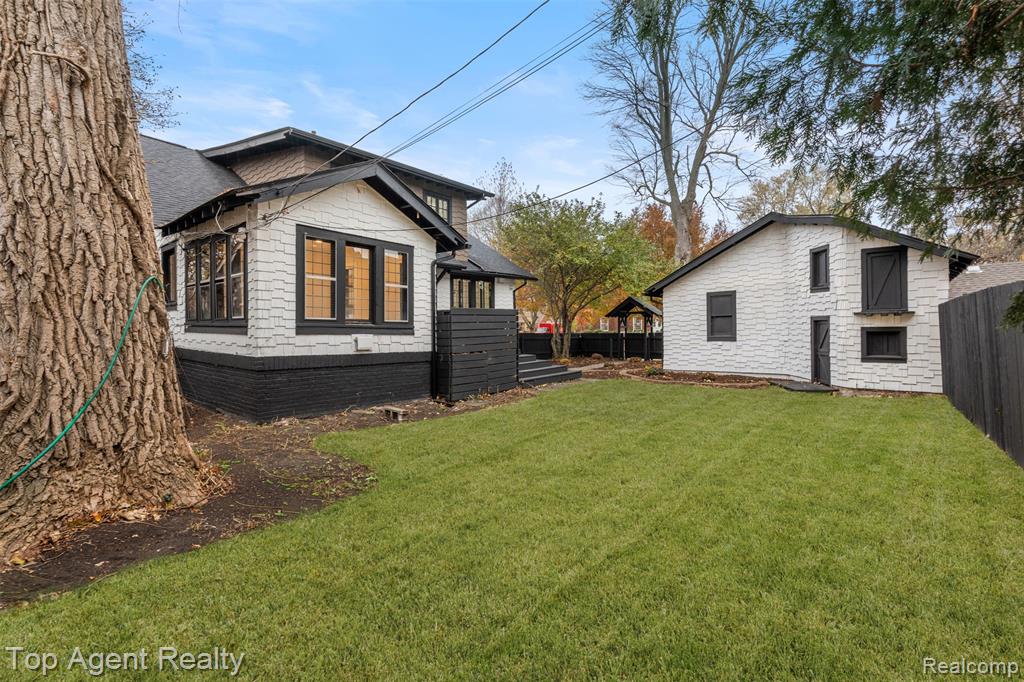 784 Barrington Road Grosse Pointe, MI 48230 - Photo 44 of 55