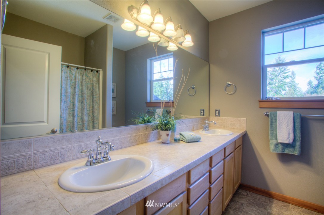 9663 Phillips Road Southeast Port Orchard, WA 98367 - Photo 17 of 25 Gallery Image 17