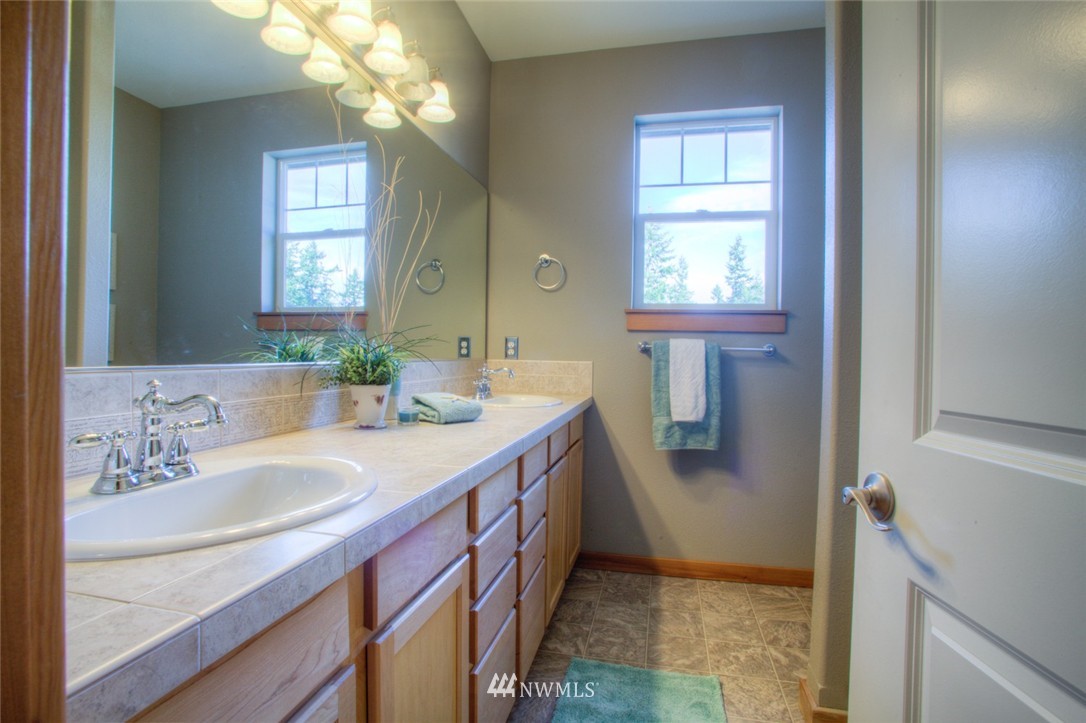 9663 Phillips Road Southeast Port Orchard, WA 98367 - Photo 21 of 25 Gallery Image 21
