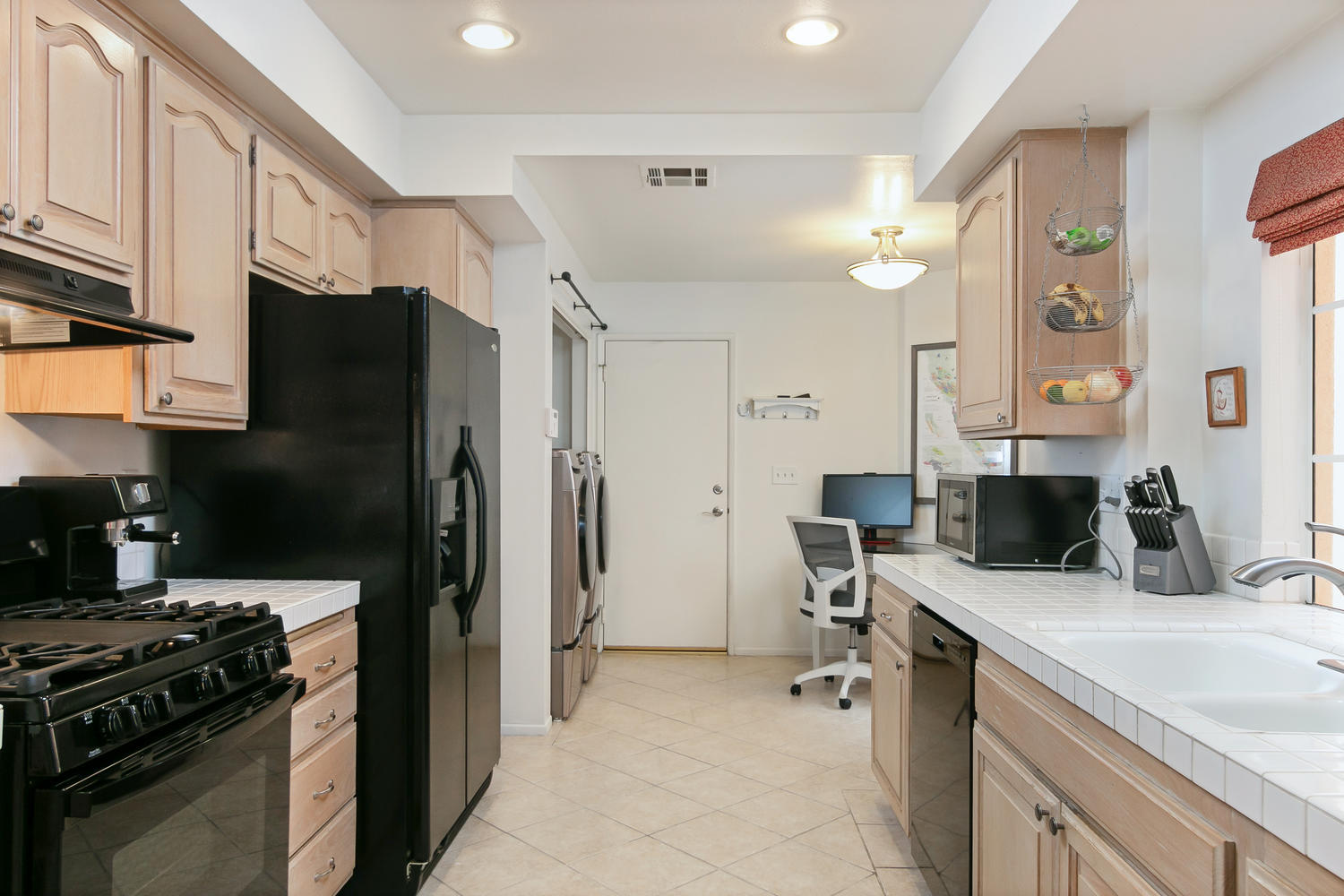 7102 Phelps Road Goleta, CA 93117 - Photo 11 of 31 7102 Phelps Rd-011-037-Kitchen-MLS_Size