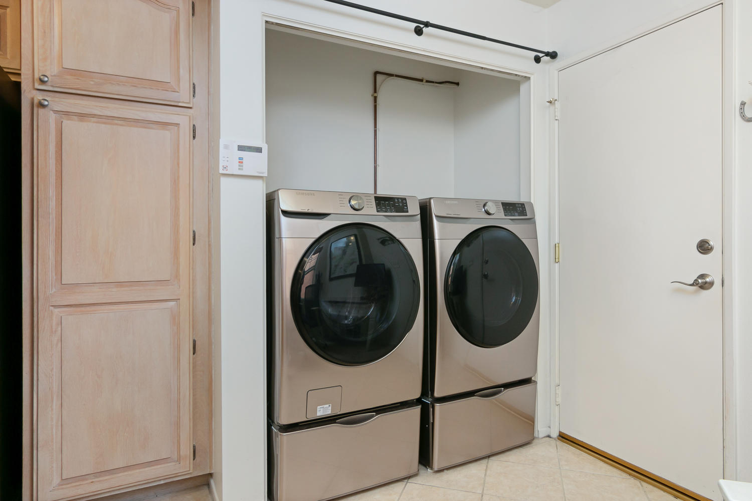 7102 Phelps Road Goleta, CA 93117 - Photo 15 of 31 7102 Phelps Rd-015-016-Laundry-MLS_Size