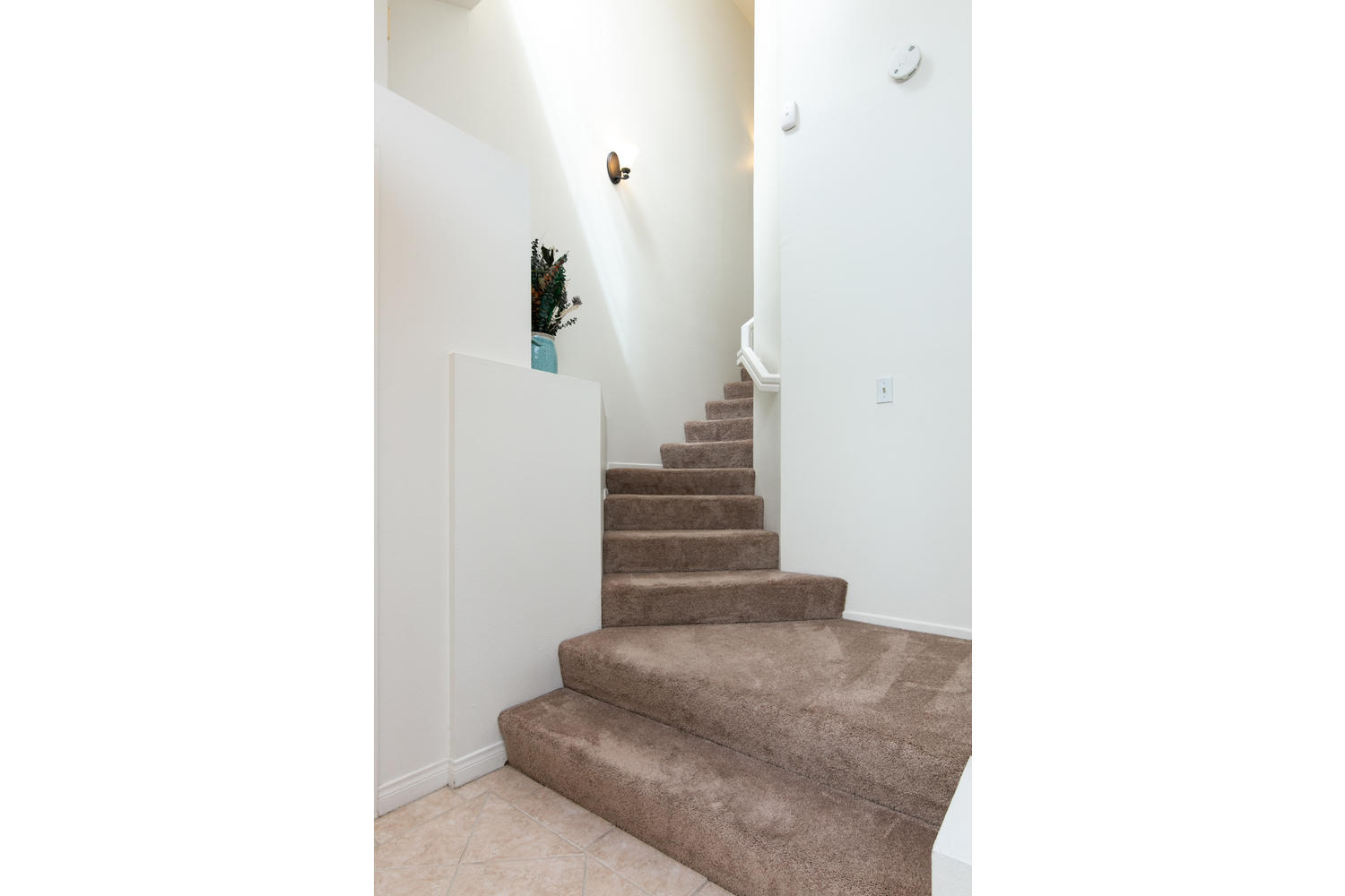 7102 Phelps Road Goleta, CA 93117 - Photo 27 of 31 7102 Phelps Rd-027-017-Staircase-MLS_Siz