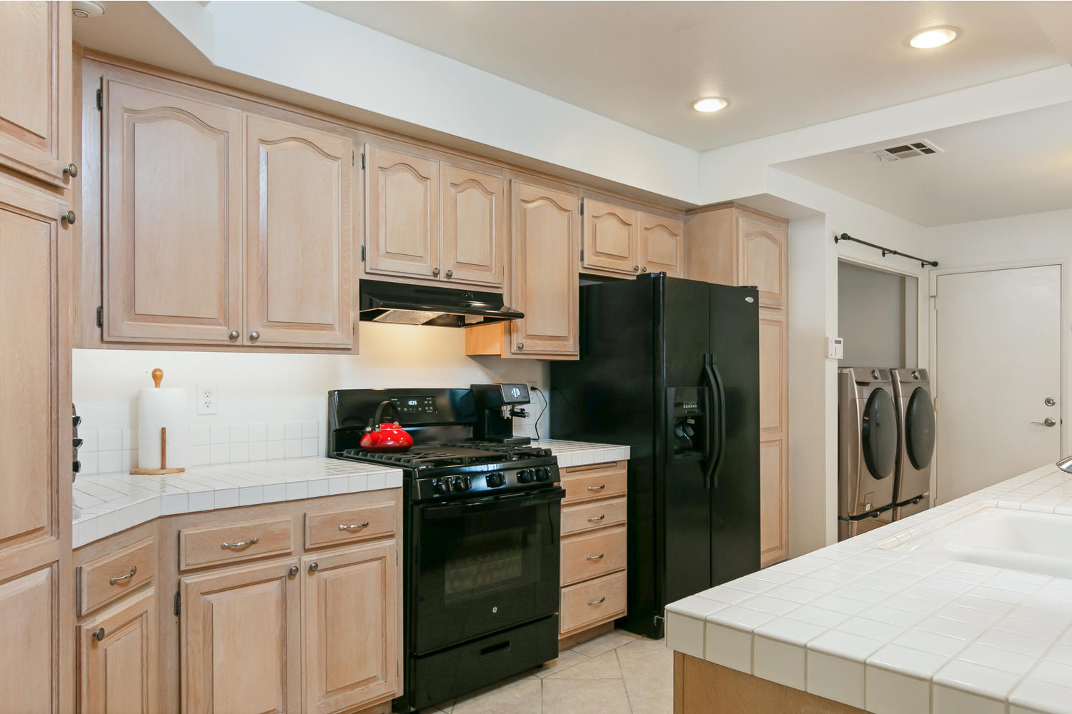 7102 Phelps Road Goleta, CA 93117 - Photo 10 of 31 7102 Phelps Rd-010-035-Kitchen-MLS_Size