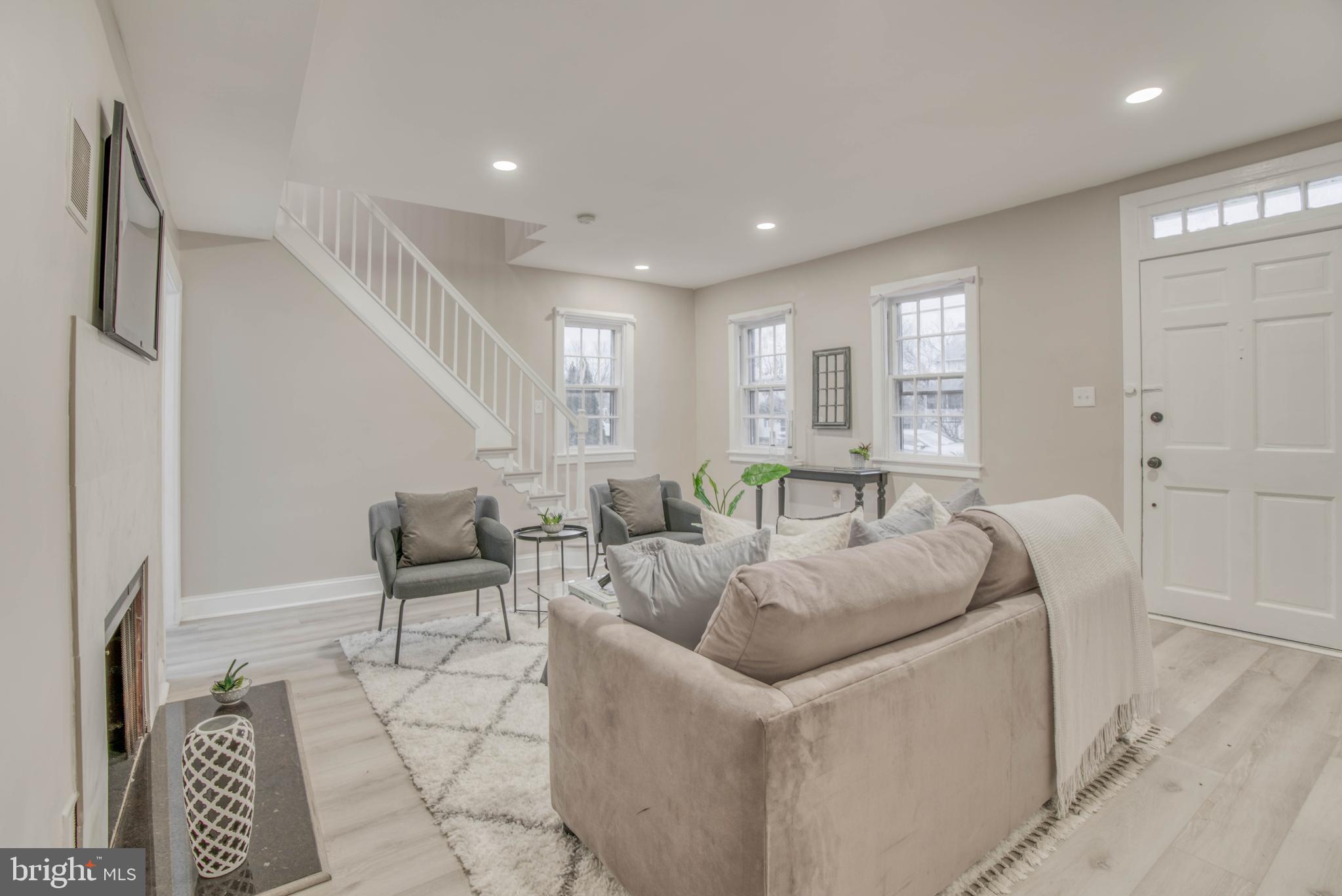 6505 Sherwood Road Baltimore, MD 21239 - Photo 11 of 58