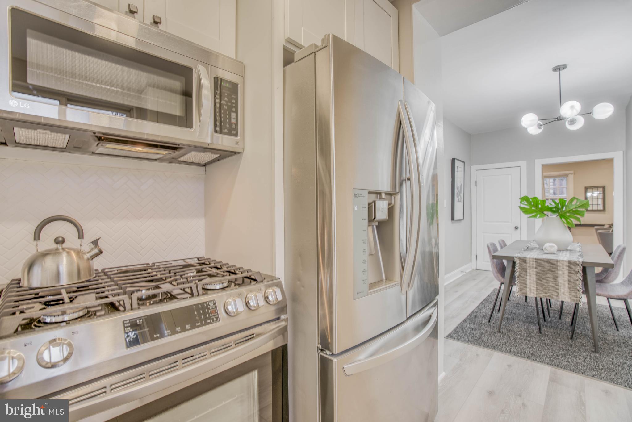 6505 Sherwood Road Baltimore, MD 21239 - Photo 18 of 58