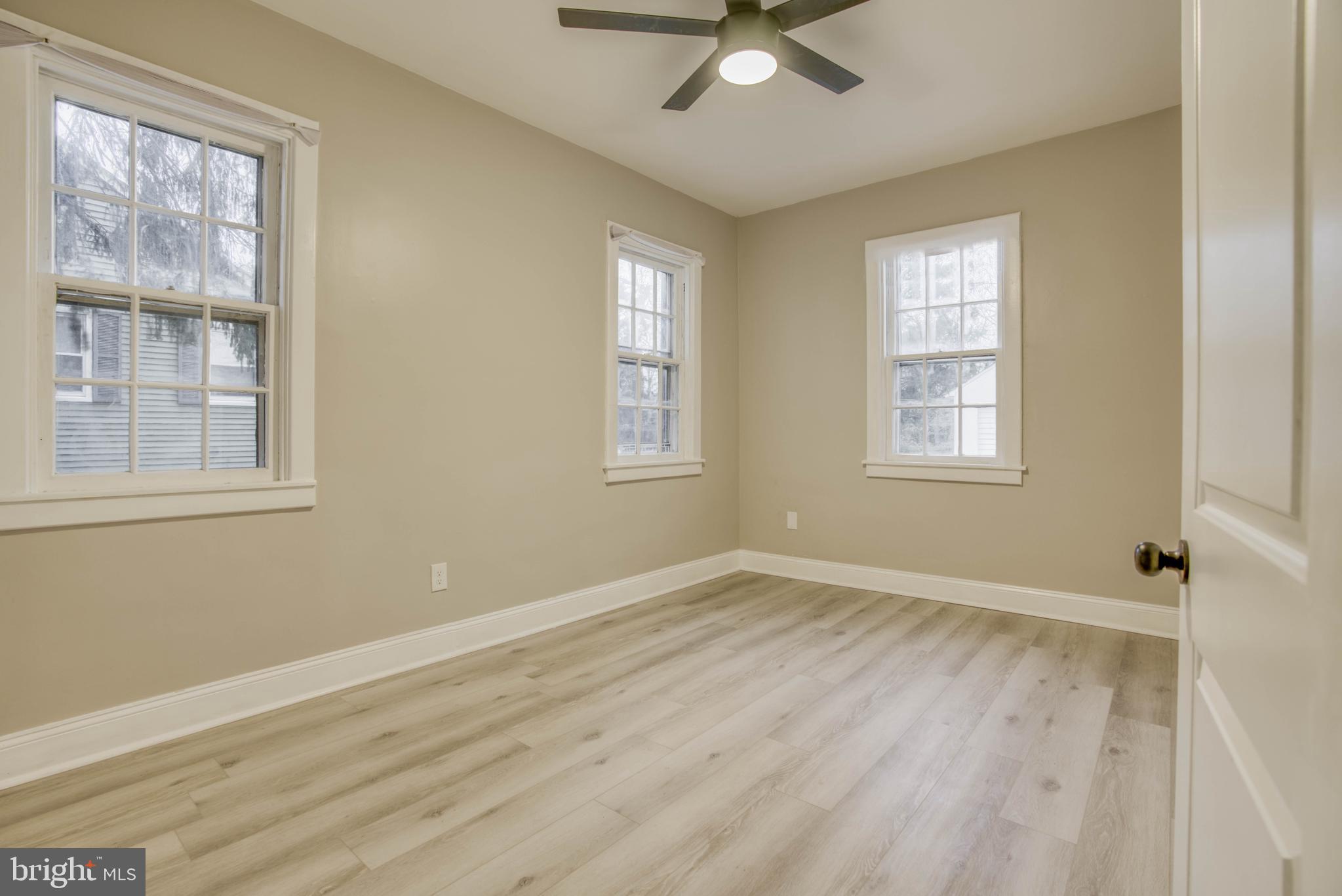 6505 Sherwood Road Baltimore, MD 21239 - Photo 23 of 58