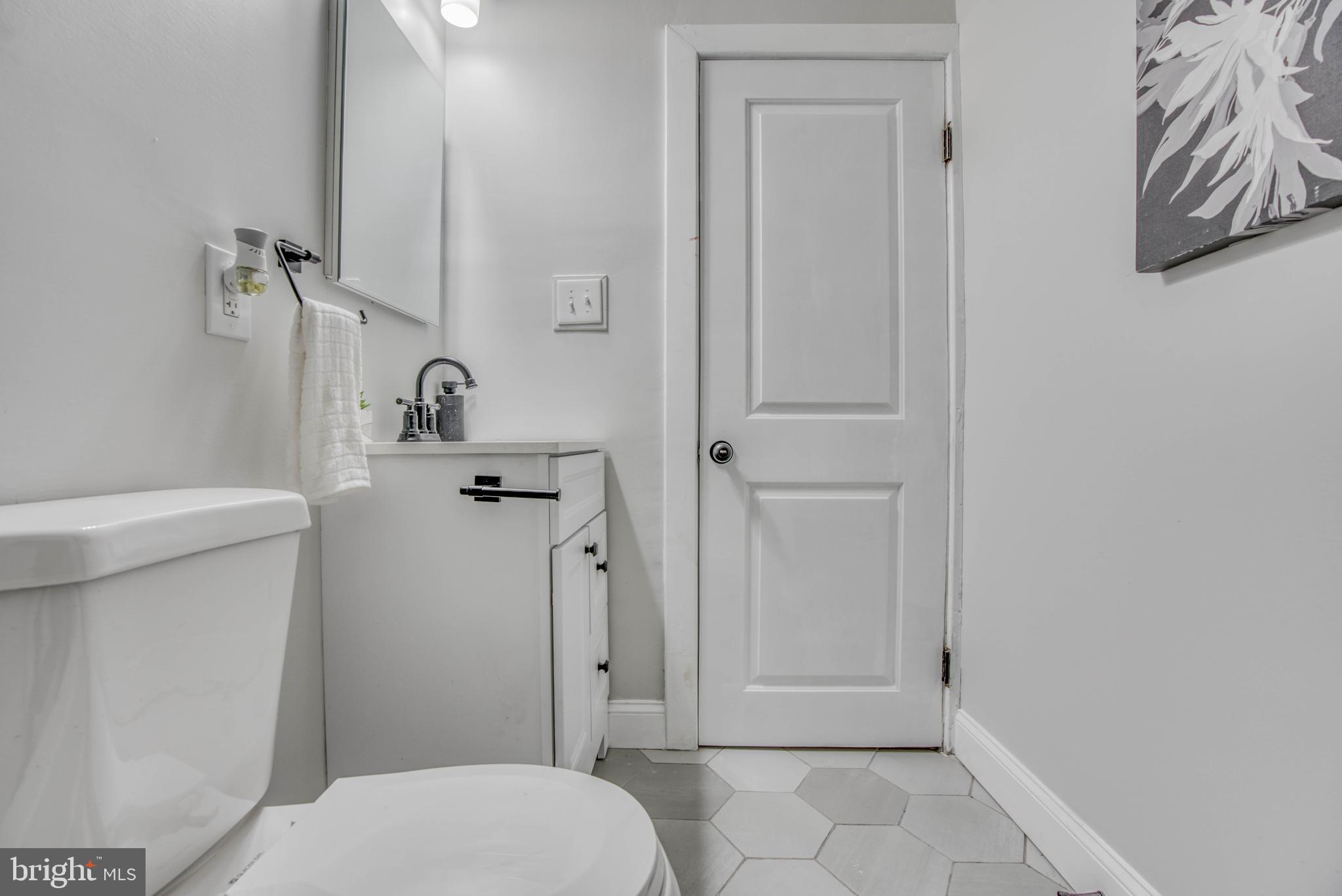 6505 Sherwood Road Baltimore, MD 21239 - Photo 30 of 58