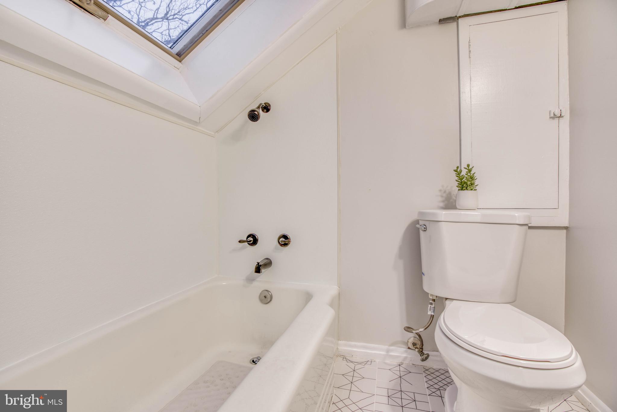 6505 Sherwood Road Baltimore, MD 21239 - Photo 44 of 58