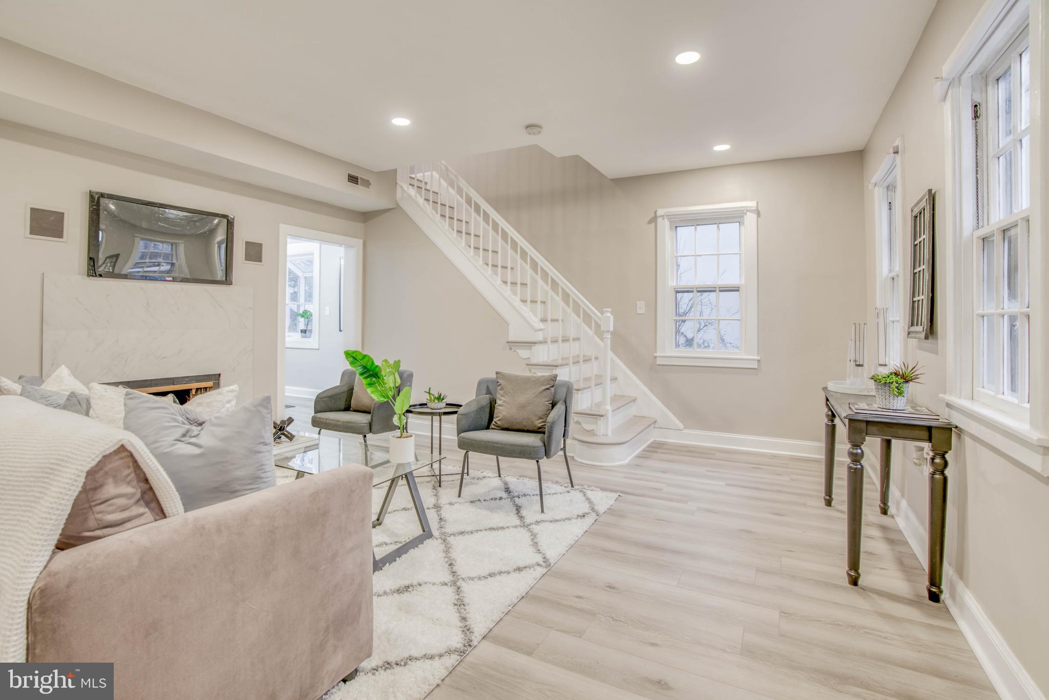 6505 Sherwood Road Baltimore, MD 21239 - Photo 6 of 58