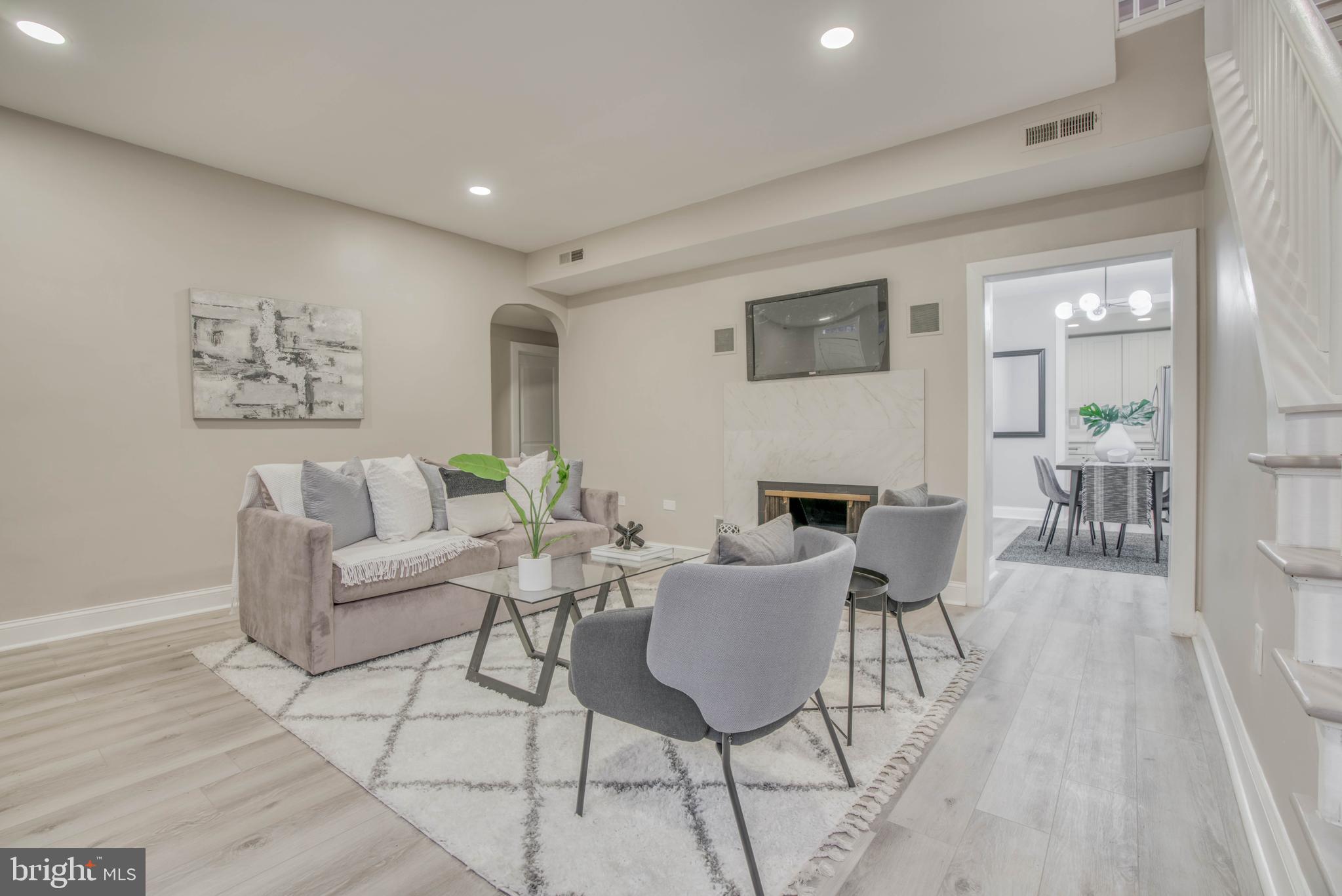 6505 Sherwood Road Baltimore, MD 21239 - Photo 9 of 58