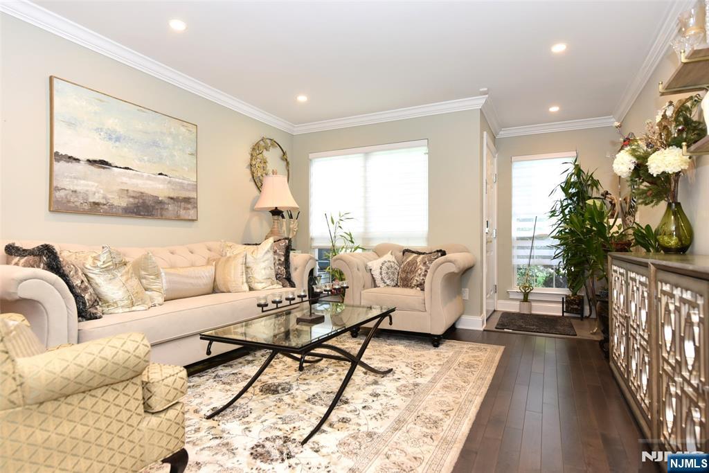 397 Green Mountain Road Mahwah, NJ 07430 - Photo 5 of 40 Gallery Image 5