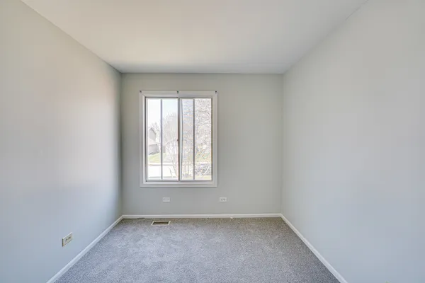 $2,200 | 1111 Brunswick Lane, Aurora, IL 60504