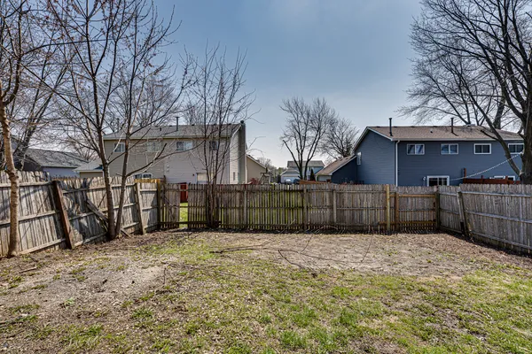 $2,200 | 1111 Brunswick Lane, Aurora, IL 60504