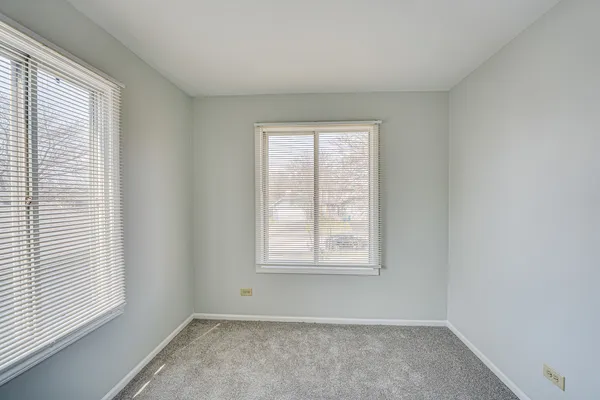 $2,200 | 1111 Brunswick Lane, Aurora, IL 60504