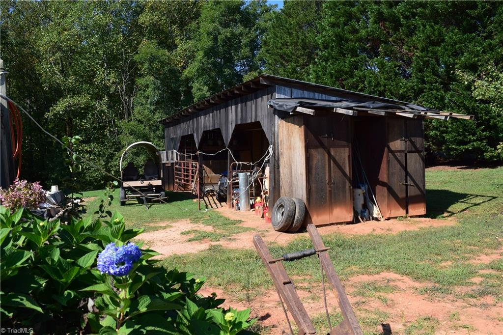 1046 Zeb Mabe Road Danbury, NC 27016 - Photo 18 of 24 Gallery Image 18