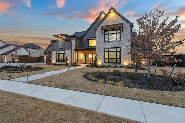 $949,000 | 1002 Tokala Street, Caddo Mills, TX 75135