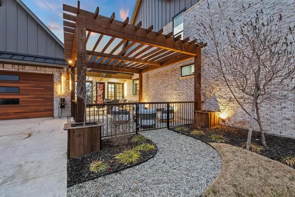 $949,000 | 1002 Tokala Street, Caddo Mills, TX 75135