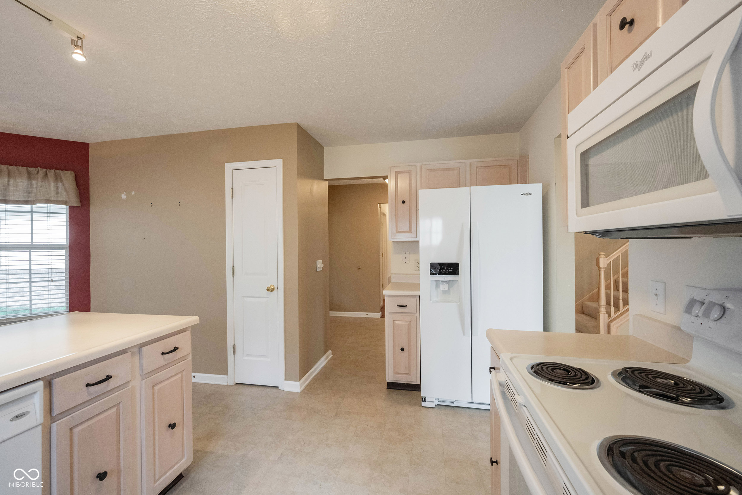 9660 Shasta Drive Fishers, IN 46038 - Photo 13 of 39