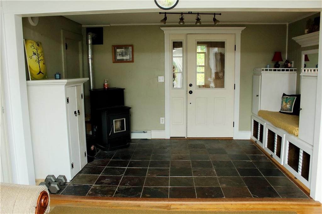 48 Northern Point Road Bristol, ME 04564 - Photo 8 of 19 Entry Way!