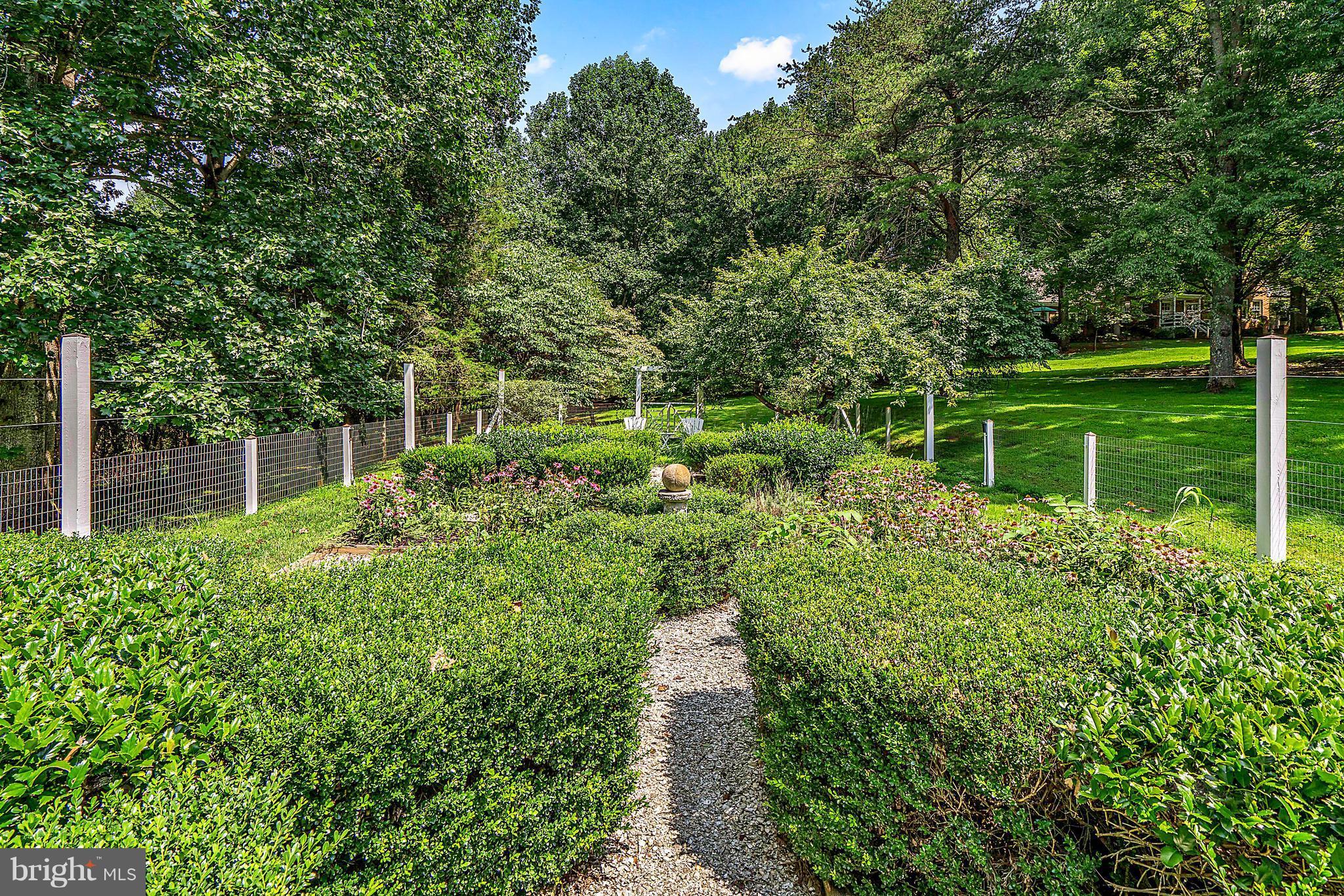 8415 Old Waterloo Road Warrenton, VA 20186 - Photo 64 of 75 perannual garden