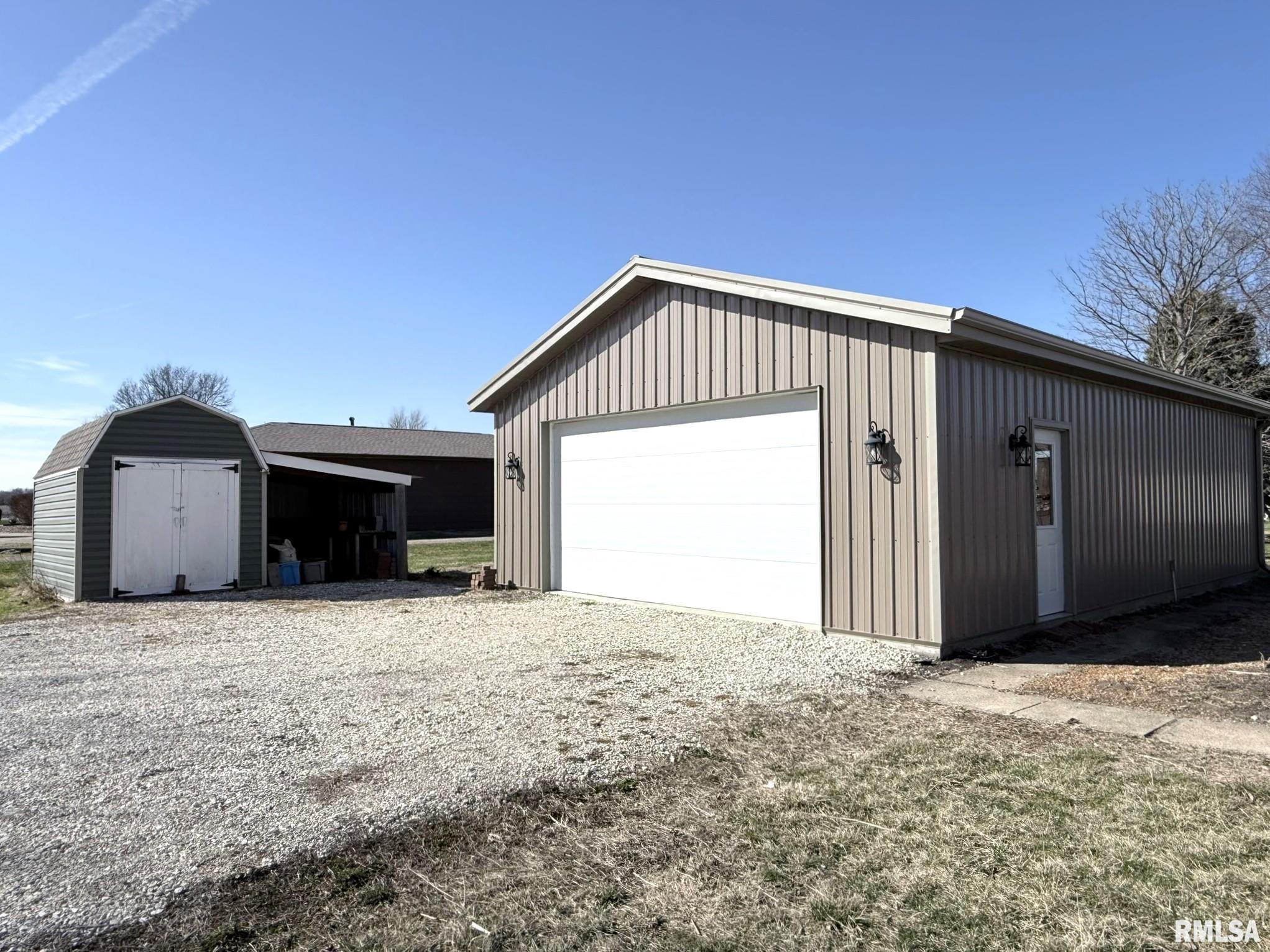 212 Academy Street Cameron, IL 61423 - Photo 5 of 56