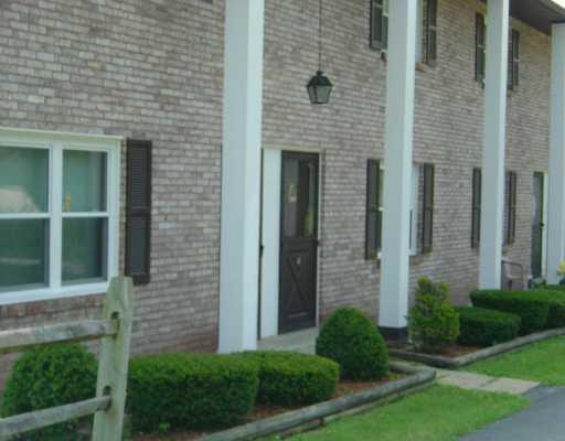 1685-4 Brodhead Road, Unit 4 Coraopolis, PA 15108 - Photo 1 of 8 Exterior Front.