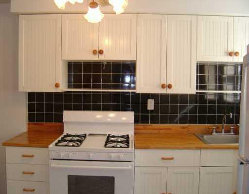 1685-4 Brodhead Road, Unit 4 Coraopolis, PA 15108 - Photo 3 of 8 Kitchen.