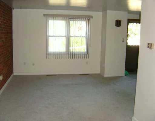 1685-4 Brodhead Road, Unit 4 Coraopolis, PA 15108 - Photo 5 of 8 Living Room.