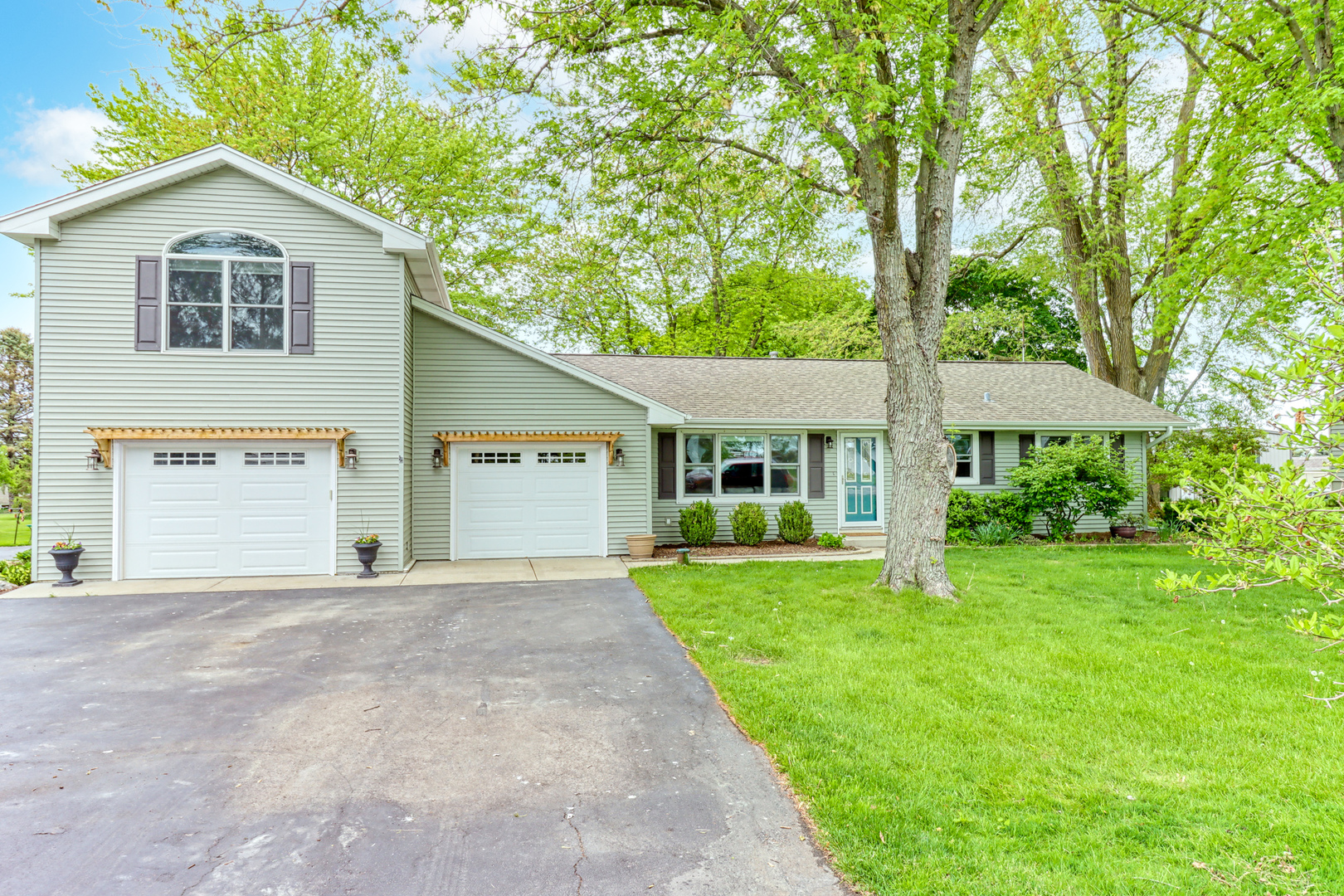 5N865 Meredith Road Maple Park, IL 60151 - Photo 1 of 32