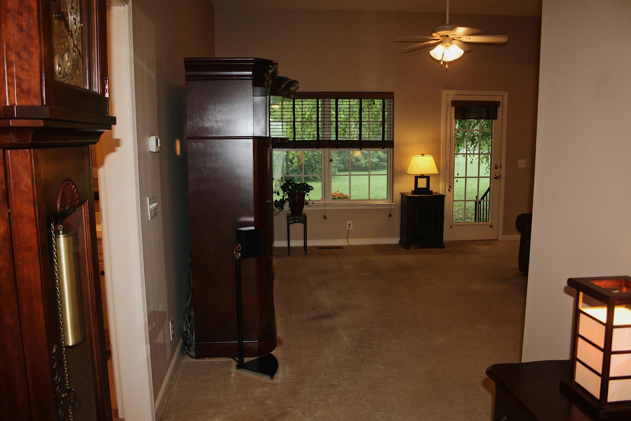 729 Crescent Road Murfreesboro, TN 37128 - Photo 4 of 15 a view of entryway with livingroom