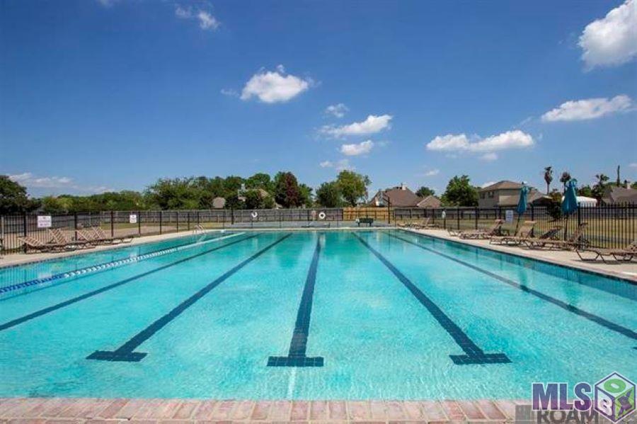10409 Springtree Avenue Baton Rouge, LA 70810 - Photo 19 of 21 Neighborhood pool