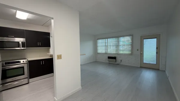 $1,500 | 319 Newport V, Deerfield Beach, FL 33442