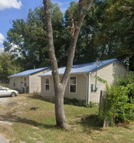 $160,000 | 205-203 South Hughes Street, Windsor, MO 65360