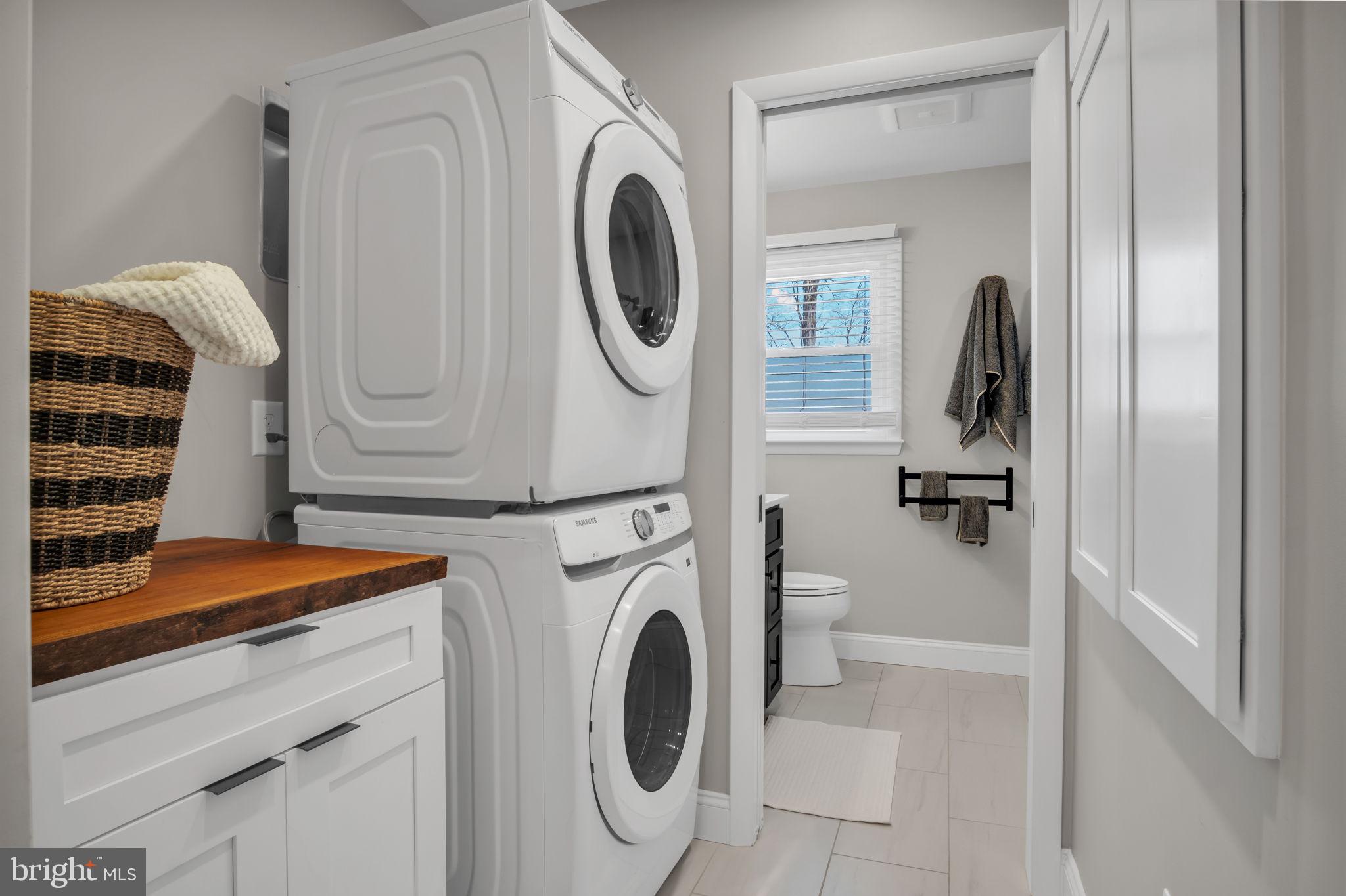 1387 Lutztown Road Boiling Springs, PA 17007 - Photo 34 of 71 Upper level laundry for convenience