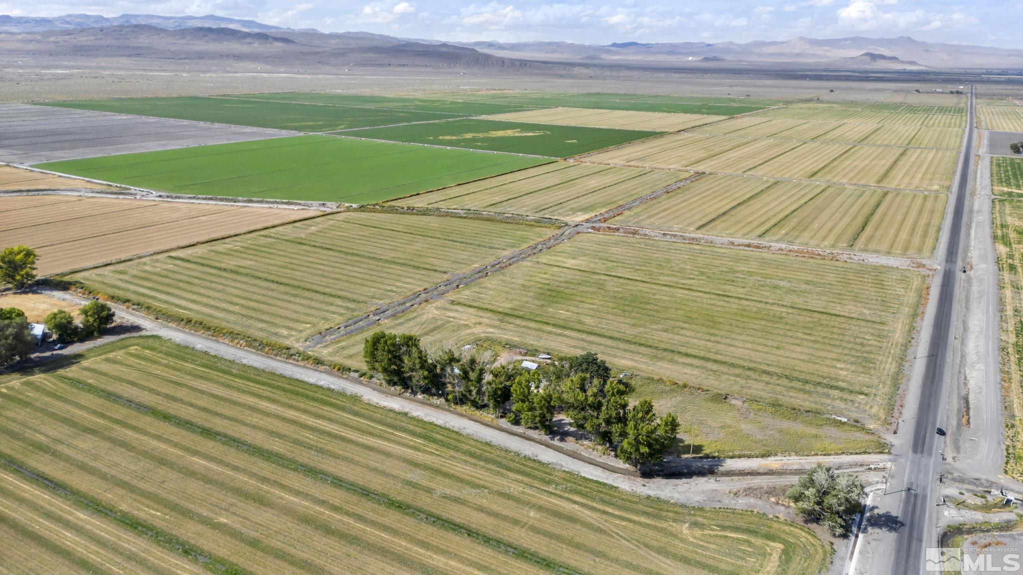 2905 Westfall Road Lovelock, NV 89419 - Photo 1 of 16 a view of a tennis court