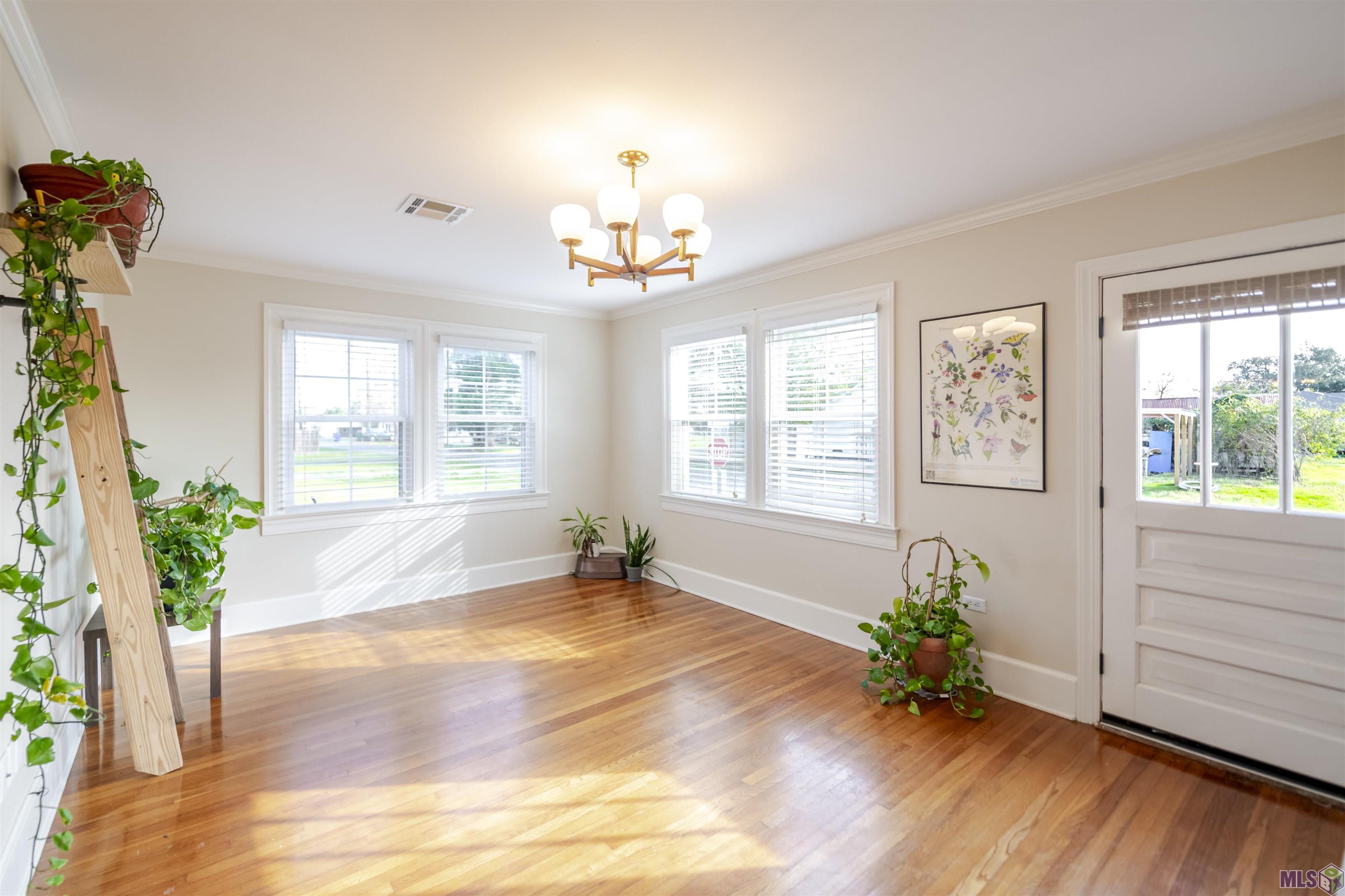 206 Coulon Road Thibodaux, LA 70301 - Photo 2 of 19 Living Room