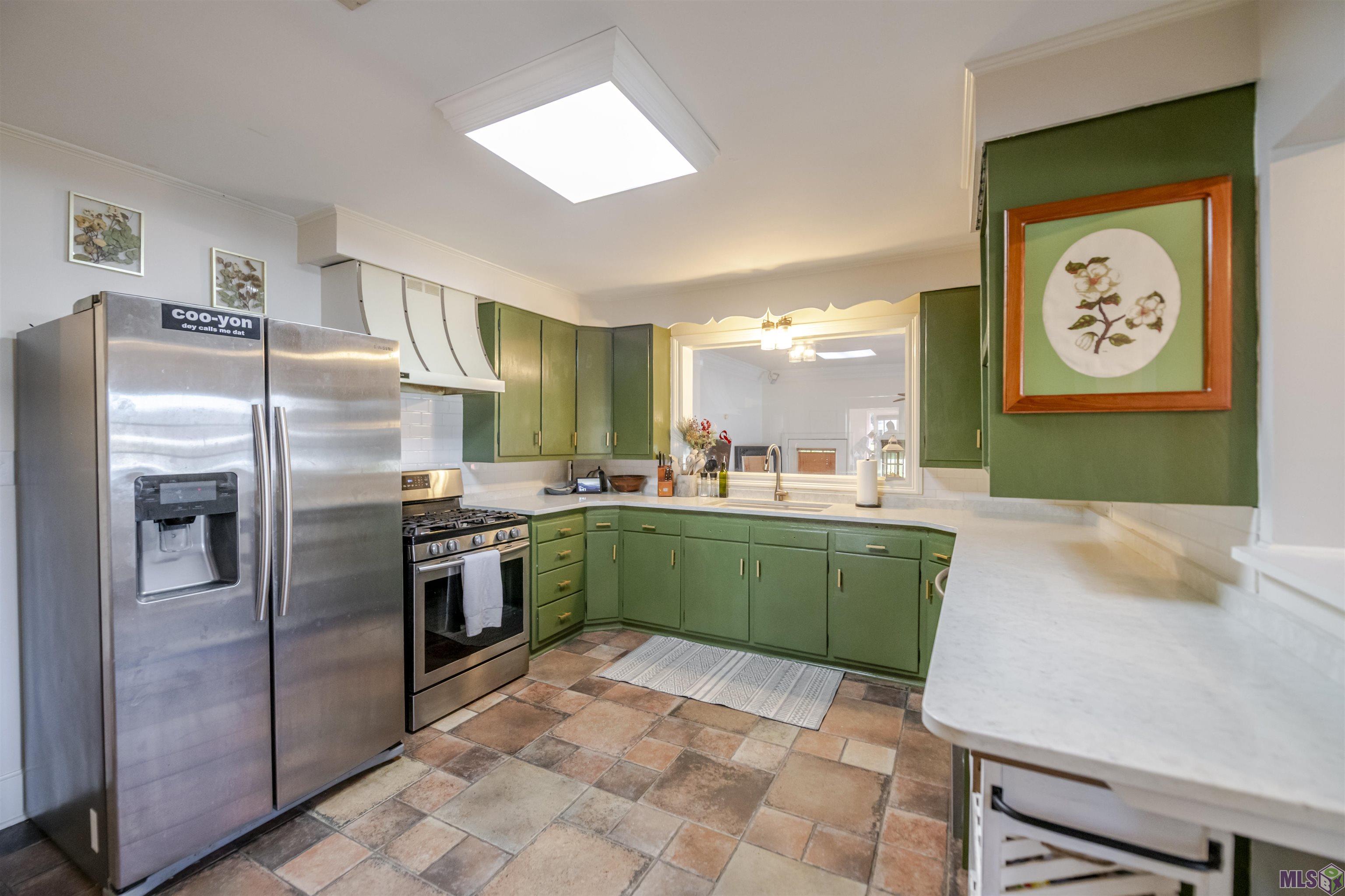 206 Coulon Road Thibodaux, LA 70301 - Photo 7 of 19 Kitchen