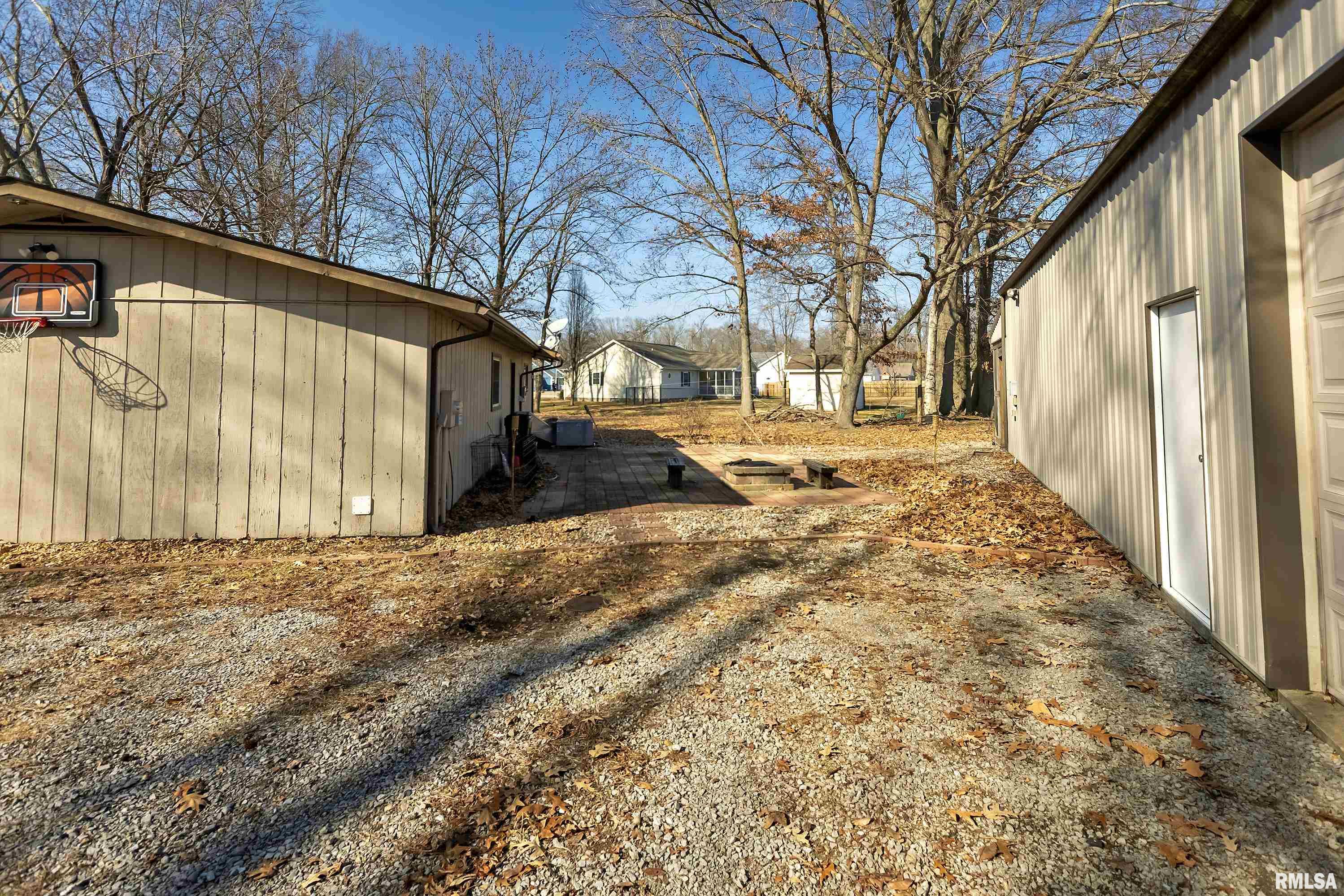 2220 Weaver Road Herrin, IL 62948 - Photo 26 of 36 Gallery Image 26