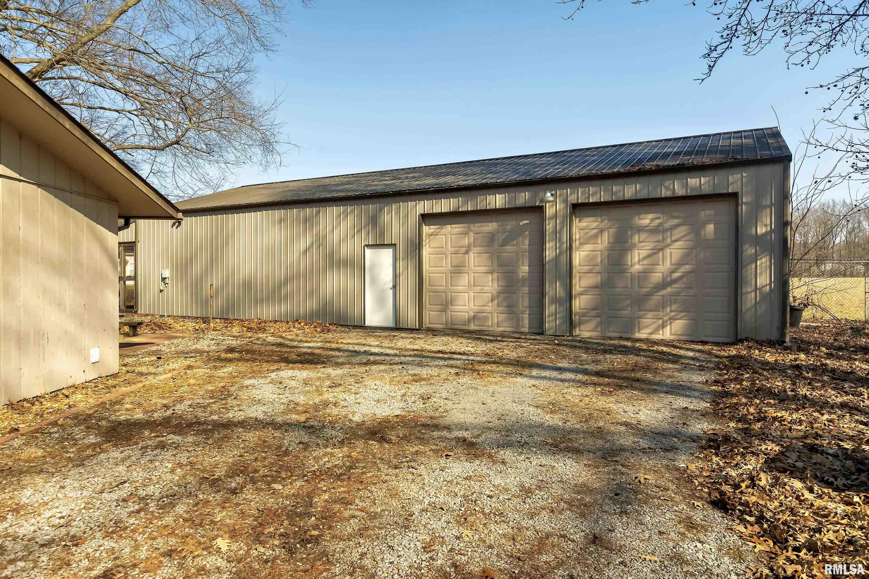 2220 Weaver Road Herrin, IL 62948 - Photo 27 of 36 Gallery Image 27